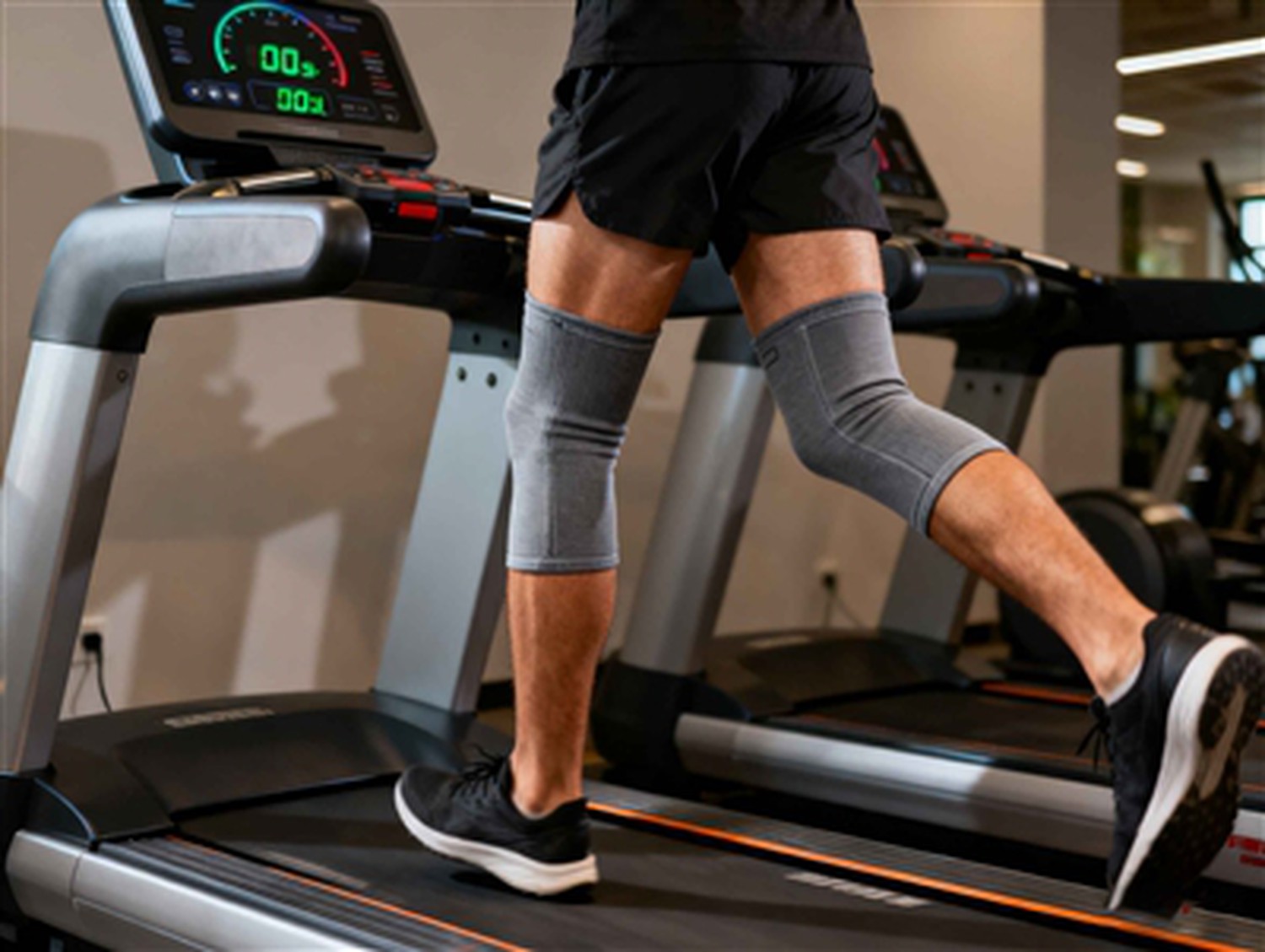 Does sports knee brace help runners Does sports knee brace help runners